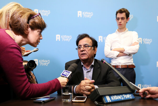 L’avocat Saif-ul-Malook, lors d'une conférence de presse le 5 novembre aux Pays-Bas. L’avocat Saif-ul-Malook, lors d'une conférence de presse le 5 novembre aux Pays-Bas.