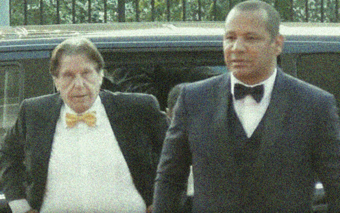 Pini Zahavi (à gauche, avec le père de Neymar) est l'un des agents de joueurs les plus puissants du monde. © D.R.