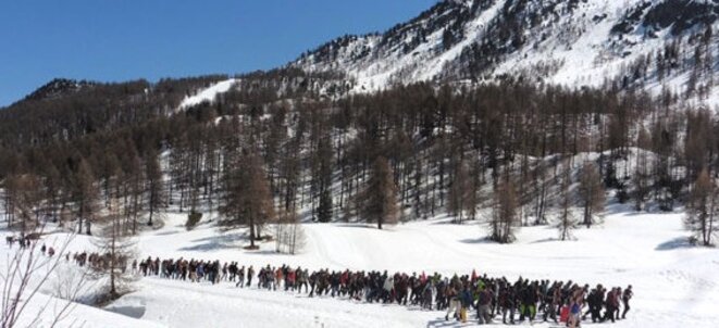 Le 22 avril, la marche sur la frontière entre l’Italie et Briançon © DR