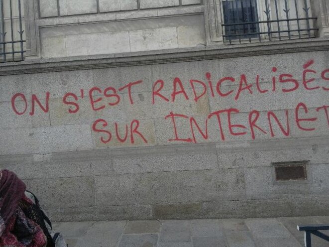 ça doit etre parce que je me suis "radicalisée sur internet" ça doit etre parce que je me suis "radicalisée sur internet"