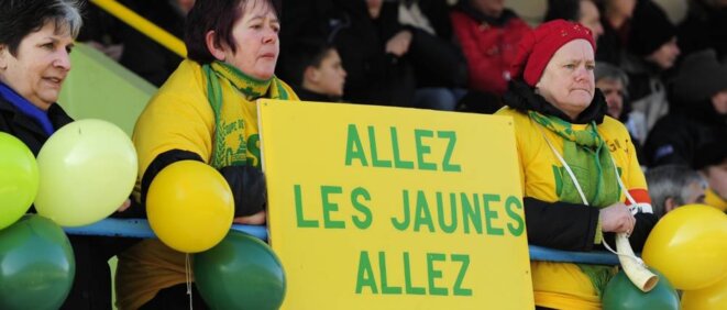 jaune
