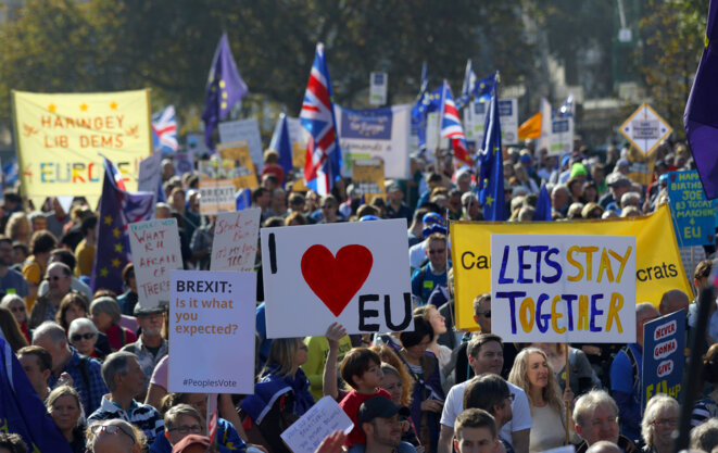 Manifestation anti-Brexit à Londres le 20 octobre 2018 © Reuters / Simon Dawson. Manifestation anti-Brexit à Londres le 20 octobre 2018 © Reuters / Simon Dawson.