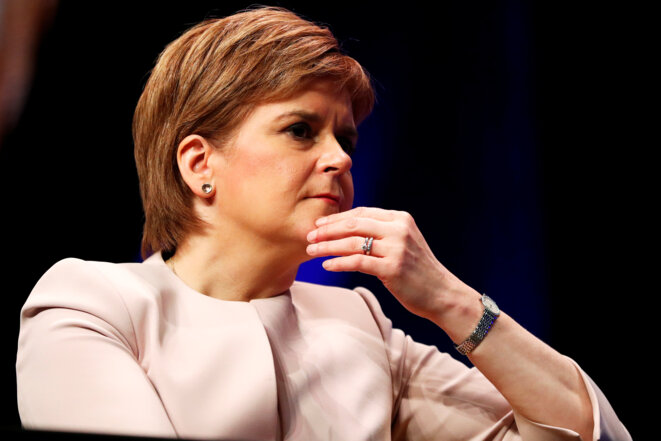 Nicola Sturgeon, la cheffe du parti indépendantiste écossais SNP, à la tête de l’Écosse, le 8 octobre 2018 à Glasgow. © Reuters/Russell Cheyne Nicola Sturgeon, la cheffe du parti indépendantiste écossais SNP, à la tête de l’Écosse, le 8 octobre 2018 à Glasgow. © Reuters/Russell Cheyne