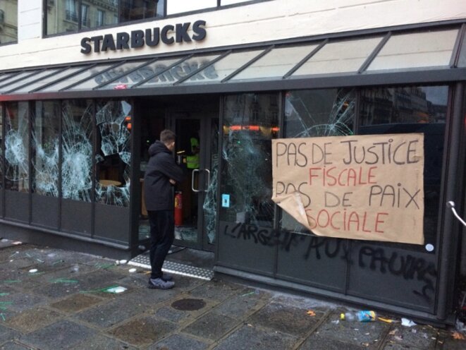 Le café Starbuck investi à Saint-Lazare © JC Le café Starbuck investi à Saint-Lazare © JC