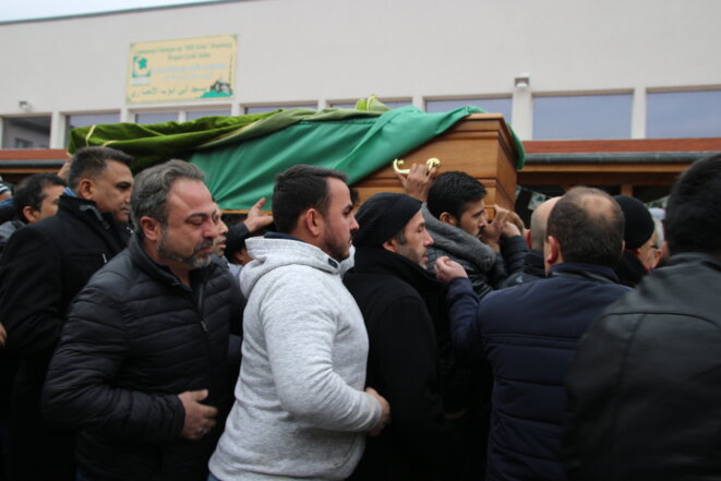 Lors de la cérémonie funéraire de Kamal, l'une des victimes de l'attentat © CG Lors de la cérémonie funéraire de Kamal, l'une des victimes de l'attentat © CG