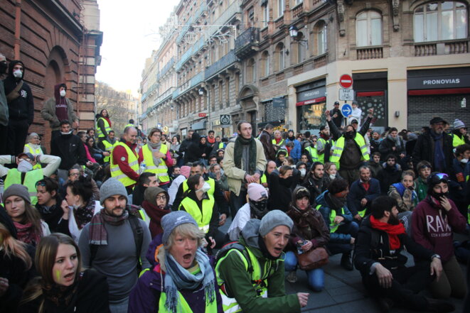 Contre la dictature...Désobéissance!