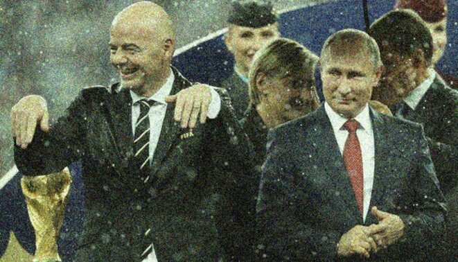 Gianni Infantino (à gauche) et Vladimir Poutine après la finale de la Coupe du monde à Moscou le 15 juillet 2018. © Reuters Gianni Infantino (à gauche) et Vladimir Poutine après la finale de la Coupe du monde à Moscou le 15 juillet 2018. © Reuters