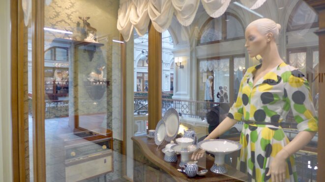 Un temps, une athmosphère, une marque. Là c'est la porcelaine de Imperialskii Farfor de Saint-Petersbourg. © CB Un temps, une athmosphère, une marque. Là c'est la porcelaine de Imperialskii Farfor de Saint-Petersbourg. © CB