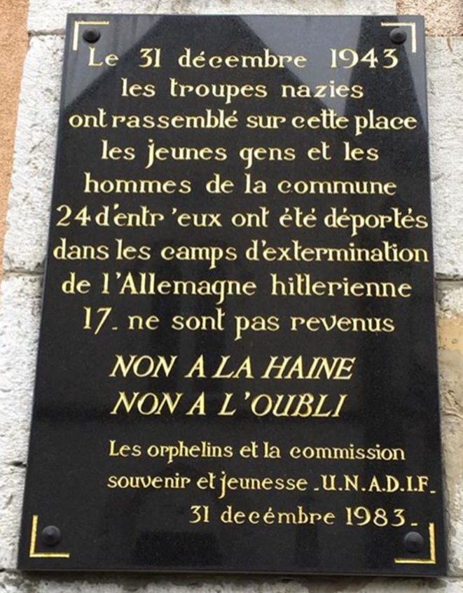 La plaque apposée sur la Place-du-31-Décembre-1943 de Saint-Eustache.