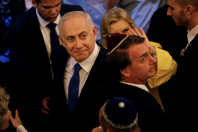 Netanyahou dans une synagogue de Rio de Janeiro avec Jair Bolsonaro, quelques jours avant l'intronisation du nouveau président brésilien. © Reuters Netanyahou dans une synagogue de Rio de Janeiro avec Jair Bolsonaro, quelques jours avant l'intronisation du nouveau président brésilien. © Reuters
