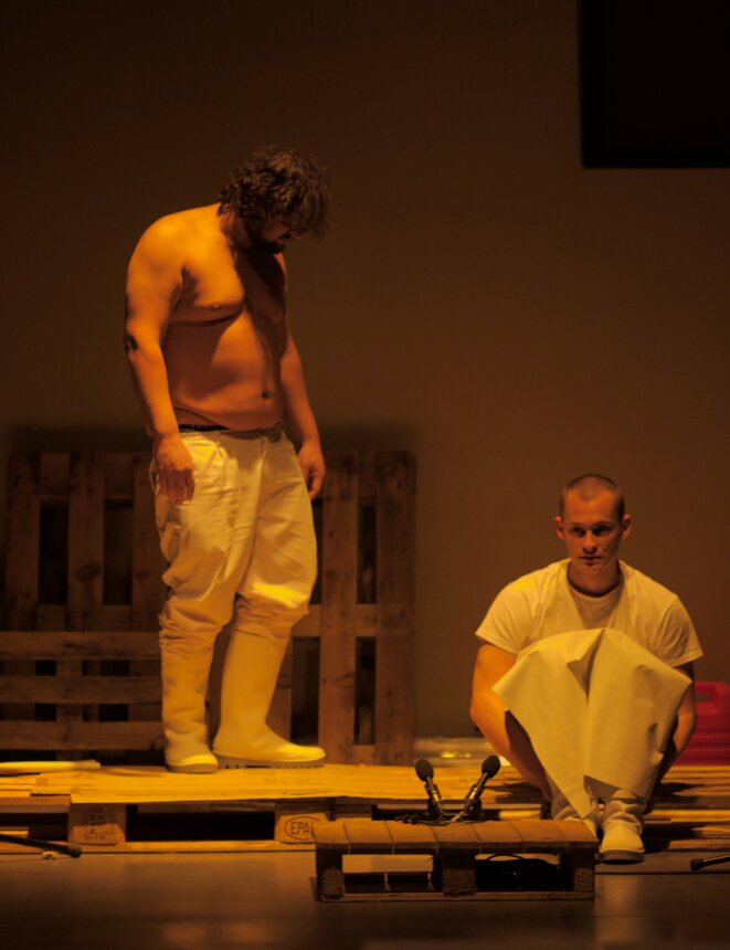 scène du spectacle "Le bouc" © Bruno Geslin scène du spectacle "Le bouc" © Bruno Geslin