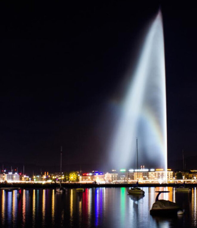 Le jet d'eau, haut de 140 mètres, est l'emblème de la ville de Genève, en Suisse. © www.ludovic-angioloni.ch (2015) Le jet d'eau, haut de 140 mètres, est l'emblème de la ville de Genève, en Suisse. © www.ludovic-angioloni.ch (2015)