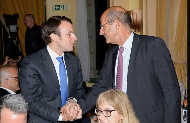 Emmanuel Macron, alors ministre de l'économie, et Patrick Kron, alors pdg d'Alstom en 2015