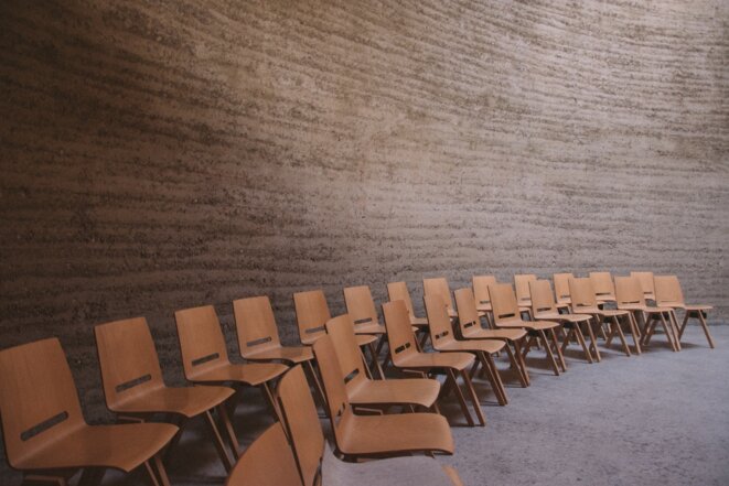 chaises-debat