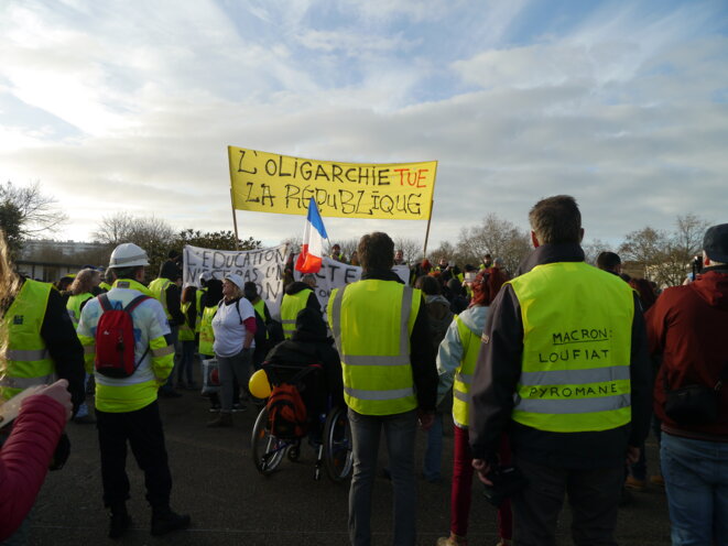 "Macron loufiat, pyromane" © Zsuzsa M "Macron loufiat, pyromane" © Zsuzsa M