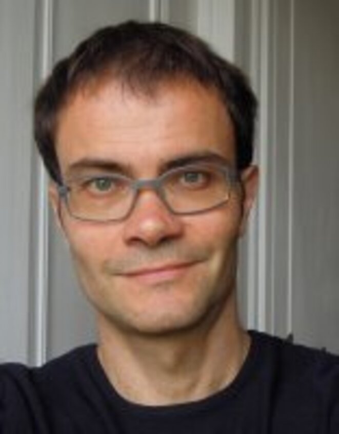 Éric Charmes. Éric Charmes.