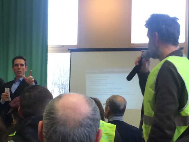 Le député LREM Jean-Baptiste Djebbari lors d'un débat à Aixe-sur-Vienne, le 26 janvier 2019. © MJ Le député LREM Jean-Baptiste Djebbari lors d'un débat à Aixe-sur-Vienne, le 26 janvier 2019. © MJ