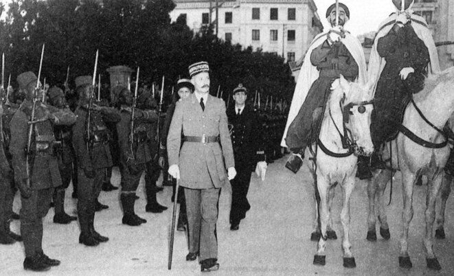 Henri Giraud inspectant les troupes coloniales à Alger Henri Giraud inspectant les troupes coloniales à Alger