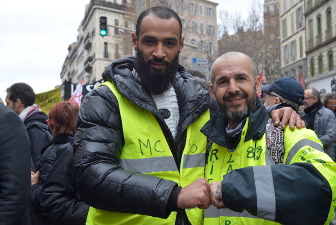 Kamel Guemari, salarié et syndicaliste du Mac Do Saint-Barthélémy, et Laurent, gilet jaune varois, le 2 février 2019. © LF Kamel Guemari, salarié et syndicaliste du Mac Do Saint-Barthélémy, et Laurent, gilet jaune varois, le 2 février 2019. © LF