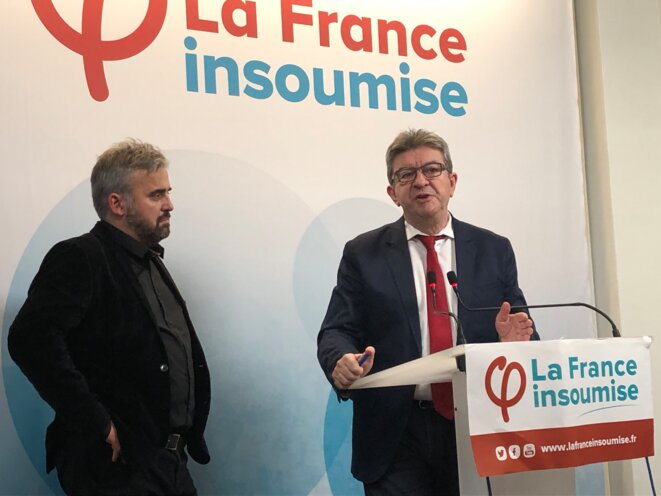 Jean-Luc Mélenchon et Alexis Corbière lors de la conférence de presse après la perquisition au domicile de Manuel Bompard, directeur des campagnes de LFI. © MJ Jean-Luc Mélenchon et Alexis Corbière lors de la conférence de presse après la perquisition au domicile de Manuel Bompard, directeur des campagnes de LFI. © MJ