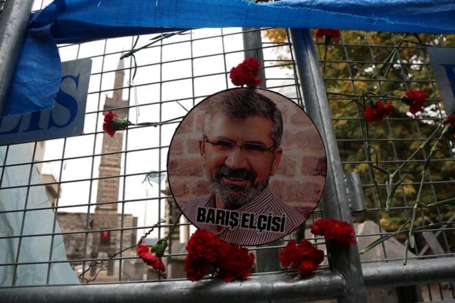 La commémoration des deux ans du meurtre de Tahir Elçi, le 28 novembre 2017 à Diyarbakir (Turquie). © Reuters La commémoration des deux ans du meurtre de Tahir Elçi, le 28 novembre 2017 à Diyarbakir (Turquie). © Reuters