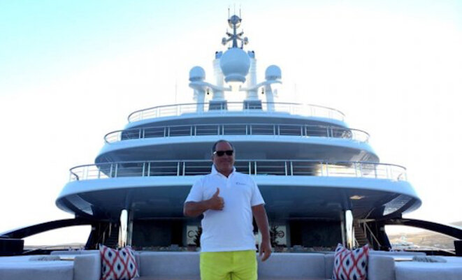 Farkhad Akhmedov devant son yacht, le "Luna". © dr Farkhad Akhmedov devant son yacht, le "Luna". © dr