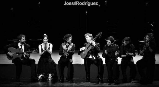 Arcangel entouré par Dani de Morón, La Piñona, Salvador Gutiérrez, el Pecas et Los Los Makarines © Joss Rodriguez Arcangel entouré par Dani de Morón, La Piñona, Salvador Gutiérrez, el Pecas et Los Los Makarines © Joss Rodriguez