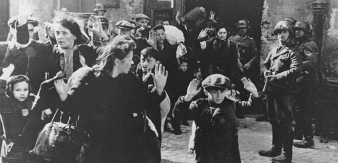 https://www.nouvelobs.com/photo/20160811.OBS6203/l-enfant-juif-de-varsovie-symbole-universel-de-la-shoah.html https://www.nouvelobs.com/photo/20160811.OBS6203/l-enfant-juif-de-varsovie-symbole-universel-de-la-shoah.html