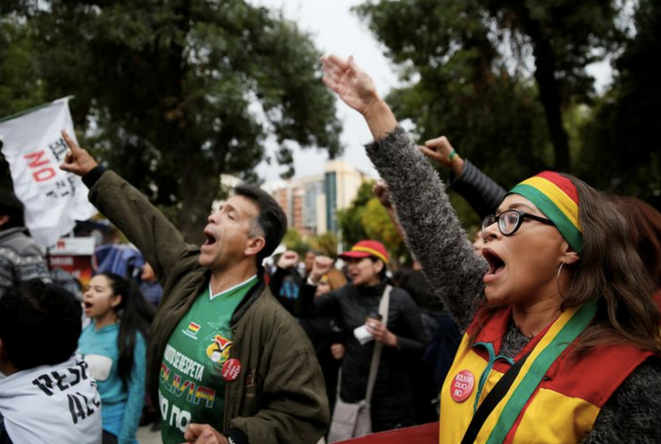 Des opposants à Evo Morales, le 27 janvier 2019 à La Paz. © REUTERS/David Mercado Des opposants à Evo Morales, le 27 janvier 2019 à La Paz. © REUTERS/David Mercado