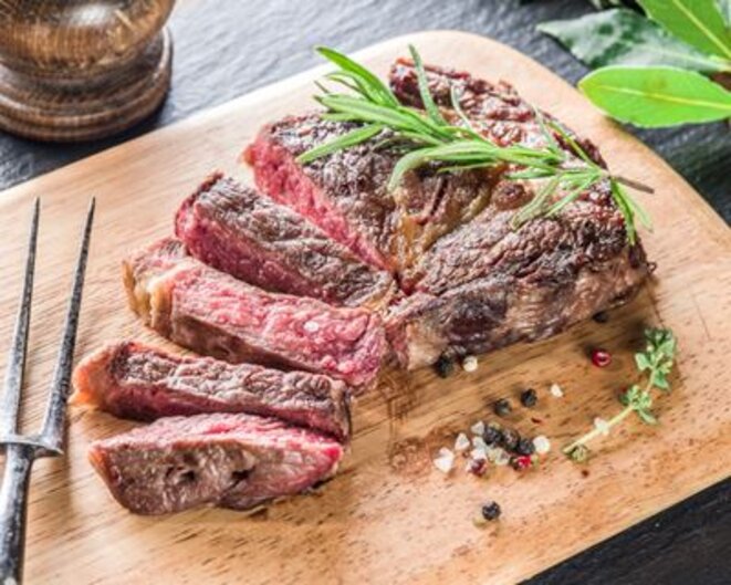i2126-cote-de-boeuf-au-thym-et-au-romarin