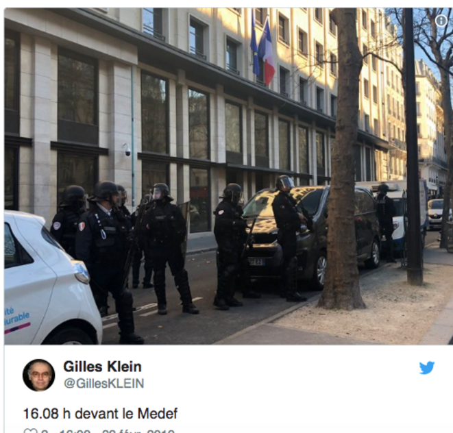 Halte devant le siège du Medef à Paris © Compte-twitter de Gilles Klein Halte devant le siège du Medef à Paris © Compte-twitter de Gilles Klein