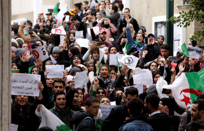 Sur le campus de l’université d’Alger, mardi 26 février 2019. © Reuters/Ramzi Boudina Sur le campus de l’université d’Alger, mardi 26 février 2019. © Reuters/Ramzi Boudina