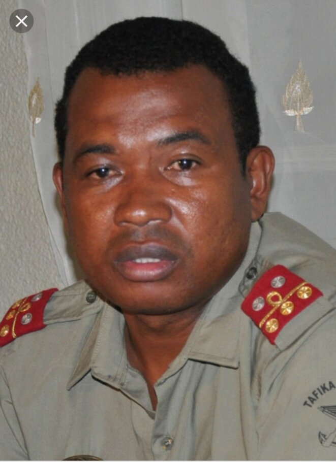 Colonel Charles Andrianasoavina, évacué à l'île de la Reunion suite à une tentative d'empoisonnement à la prison d'Etat de Tsiafahy, suite à sa délation qui incriminait Andrinirina Rajoelina et consorts sur l'homicide du 07 Février 2009. Colonel Charles Andrianasoavina, évacué à l'île de la Reunion suite à une tentative d'empoisonnement à la prison d'Etat de Tsiafahy, suite à sa délation qui incriminait Andrinirina Rajoelina et consorts sur l'homicide du 07 Février 2009.