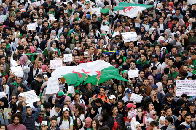 Manifestation des étudiants à Alger le 5 mars © Reuters Manifestation des étudiants à Alger le 5 mars © Reuters