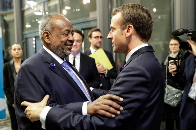 Le président djiboutien Ismaïl Omar Guelleh et le président français Emmanuel Macron le 11 novembre 2018, à Paris. © Reuters