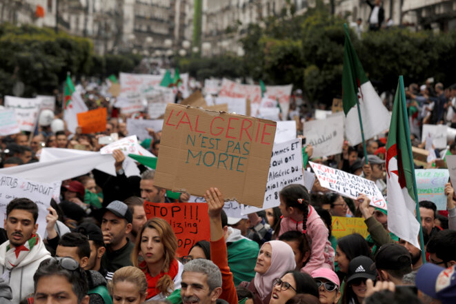 « L’Algérie n’est pas morte ». À Alger le 8 mars 2019 © Reuters / Zohra Bensemra.
