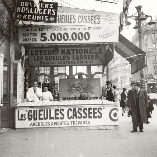 Boutique de jeux à Marseille © Coll. Fondation des Gueules cassées Boutique de jeux à Marseille © Coll. Fondation des Gueules cassées