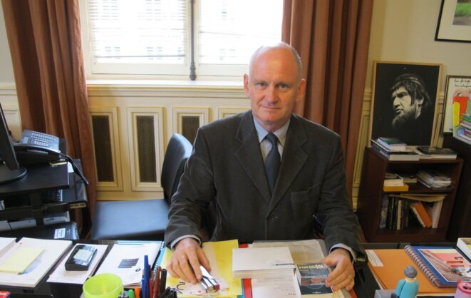 Christophe Girard, ex-maire du IVe, dans son bureau de la mairie. Photo Christine Henry Christophe Girard, ex-maire du IVe, dans son bureau de la mairie. Photo Christine Henry