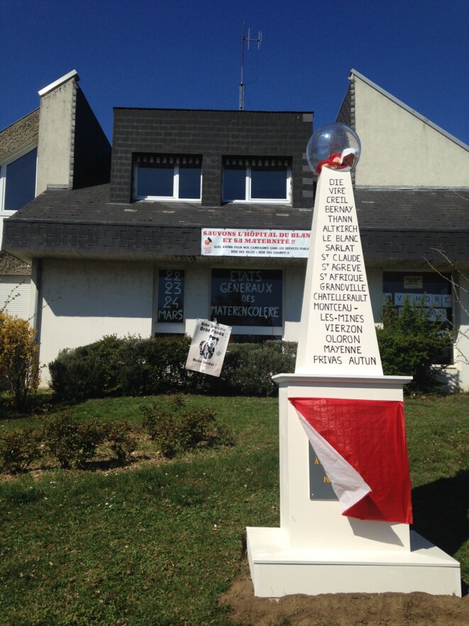 Au Blanc, a été inauguré un monument « à nos territoires abandonnés ». © CCC/Mediapart Au Blanc, a été inauguré un monument « à nos territoires abandonnés ». © CCC/Mediapart