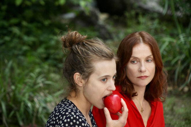 Lou de Laâge, Isabelle Huppert © Emmanuelle JACOBSON-ROQUES Lou de Laâge, Isabelle Huppert © Emmanuelle JACOBSON-ROQUES