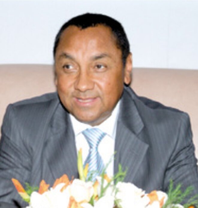 Tovonanahary Rabetsitonta, ex-ministre du Budget du feu professeur Albert Zafy, source et origine de la fortune immense de M.Ravatomanga. Les traces des dossiers de l'octroi du financement remboursable restent à ce jour introuvable. Aucun remboursement n'a été enregistré jusqu'à ce jour. Tovonanahary Rabetsitonta, ex-ministre du Budget du feu professeur Albert Zafy, source et origine de la fortune immense de M.Ravatomanga. Les traces des dossiers de l'octroi du financement remboursable restent à ce jour introuvable. Aucun remboursement n'a été enregistré jusqu'à ce jour.