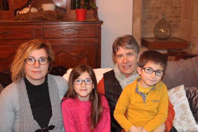 Virginie Escloupier entourée de sa famille. © RLS Virginie Escloupier entourée de sa famille. © RLS