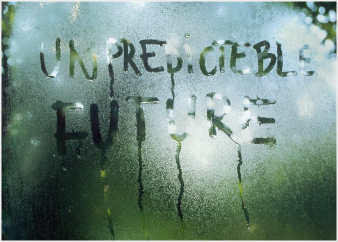 Mircea Cantor. Untitled (unpredicteble future), 2004 Caisson lumineux. 60 x 80 cm © Mircea Cantor / Courtesy de l’artiste Mircea Cantor. Untitled (unpredicteble future), 2004 Caisson lumineux. 60 x 80 cm © Mircea Cantor / Courtesy de l’artiste