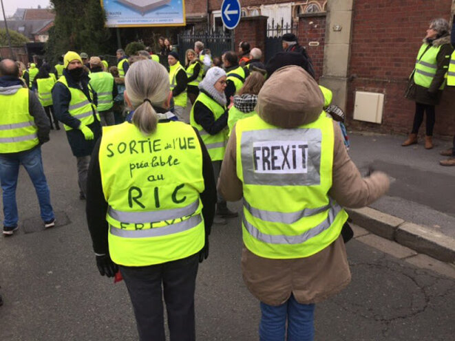 gilets-jaunes-frexit