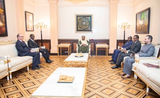 9 MAI 2019 -Libreville - Deux diplomates accrédités au Gabon, reçus par Ali Bongo Ondimba 9 MAI 2019 -Libreville - Deux diplomates accrédités au Gabon, reçus par Ali Bongo Ondimba