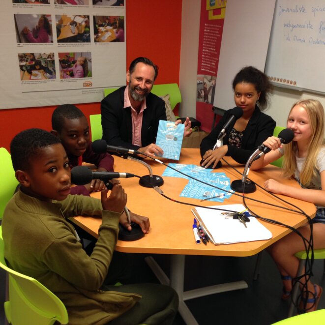 dans le studio de Radio Cartable, installé dans l'Ecole M.Thorez à Ivry dans le studio de Radio Cartable, installé dans l'Ecole M.Thorez à Ivry