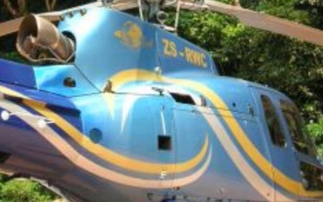 A l'origine, l'hélicoptère était de cette couleur, un engin plutôt destiné pour la plaisance que pour l'usage militaire. Elle est depourvue des normes exigées pour des hélicoptères militaires pour le transport ou d'assaut. Une arnaque avérée. A l'origine, l'hélicoptère était de cette couleur, un engin plutôt destiné pour la plaisance que pour l'usage militaire. Elle est depourvue des normes exigées pour des hélicoptères militaires pour le transport ou d'assaut. Une arnaque avérée.