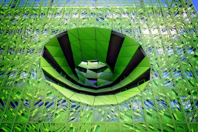 Green cube © Luna TMG Green cube © Luna TMG