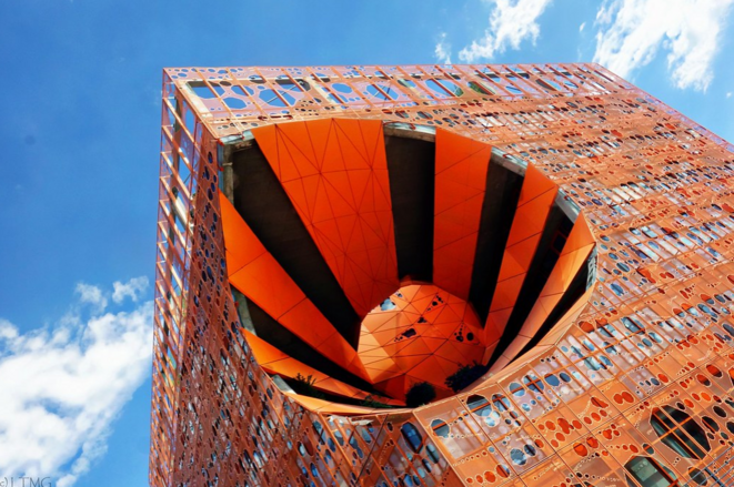 Orange Cube © Luna TMG Orange Cube © Luna TMG