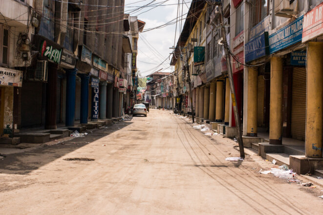 Les rues désertes de Lal Chowk, Srinagar © Arnaud Chastagner Les rues désertes de Lal Chowk, Srinagar © Arnaud Chastagner